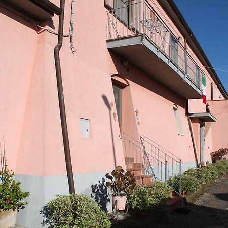 Agriturismo Podere Montenero Альберезе Экстерьер фото